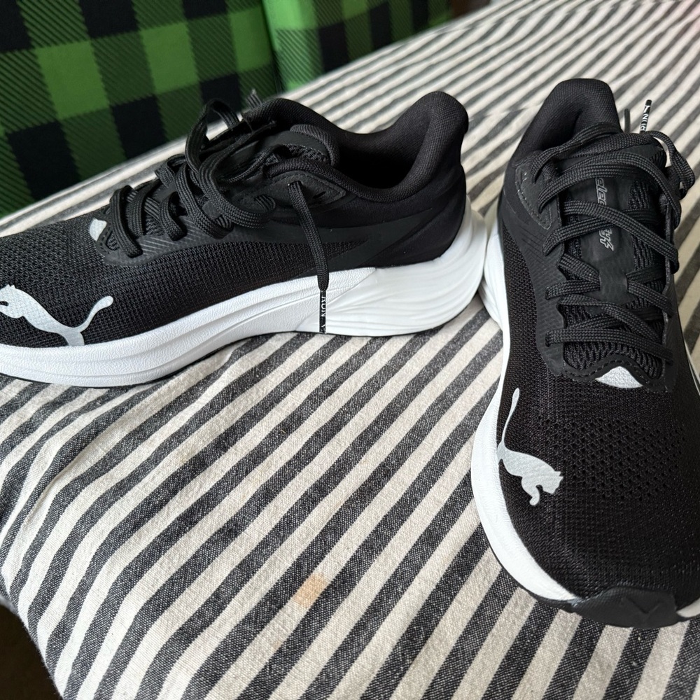 Puma Black and White Athletic Shoes - Picture 2 of 6